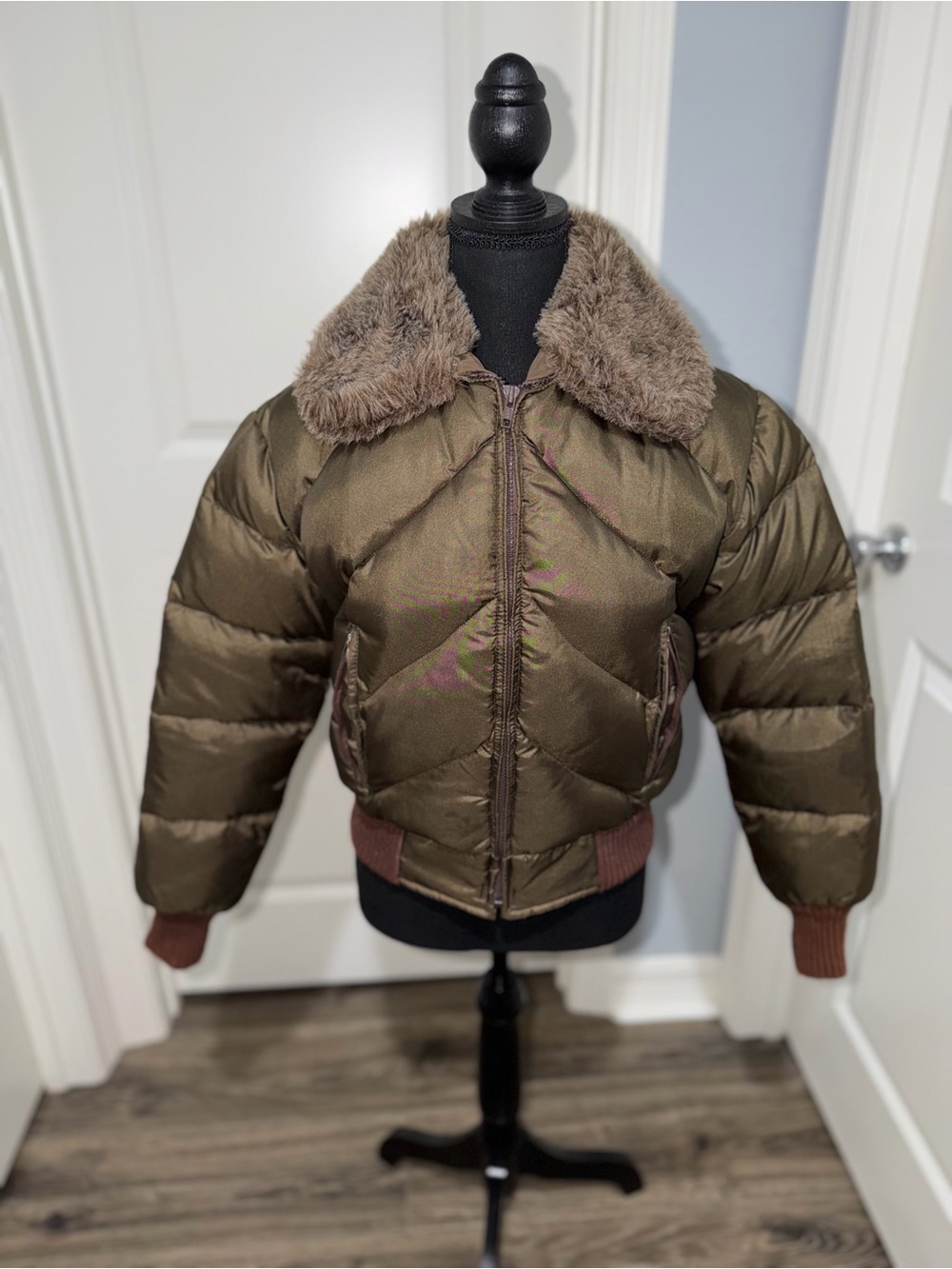 🎊Olive Faux-Fur Collar Puffer Jacket size 12